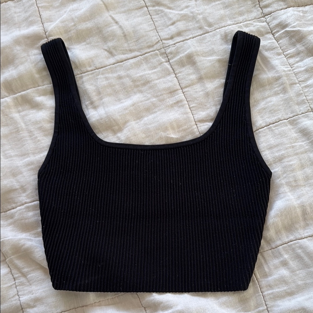 Babaton Black Ribbed Sculpt Knit Cropped Tank